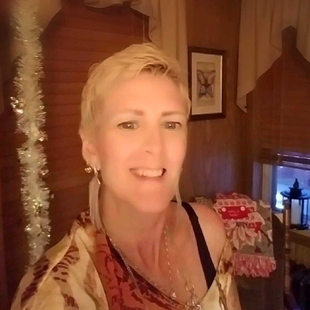 Meet your Posher, Lori